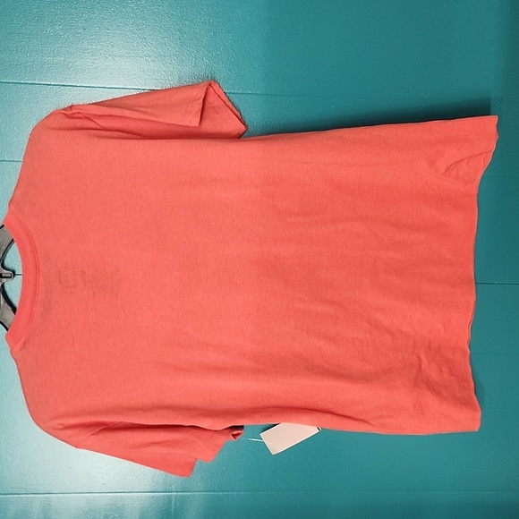 Disney Mickey and Minnie Kissing Raw Hem Tee - Picture 5 of 5